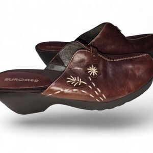 Brown Leather Mules with Embroidered Design